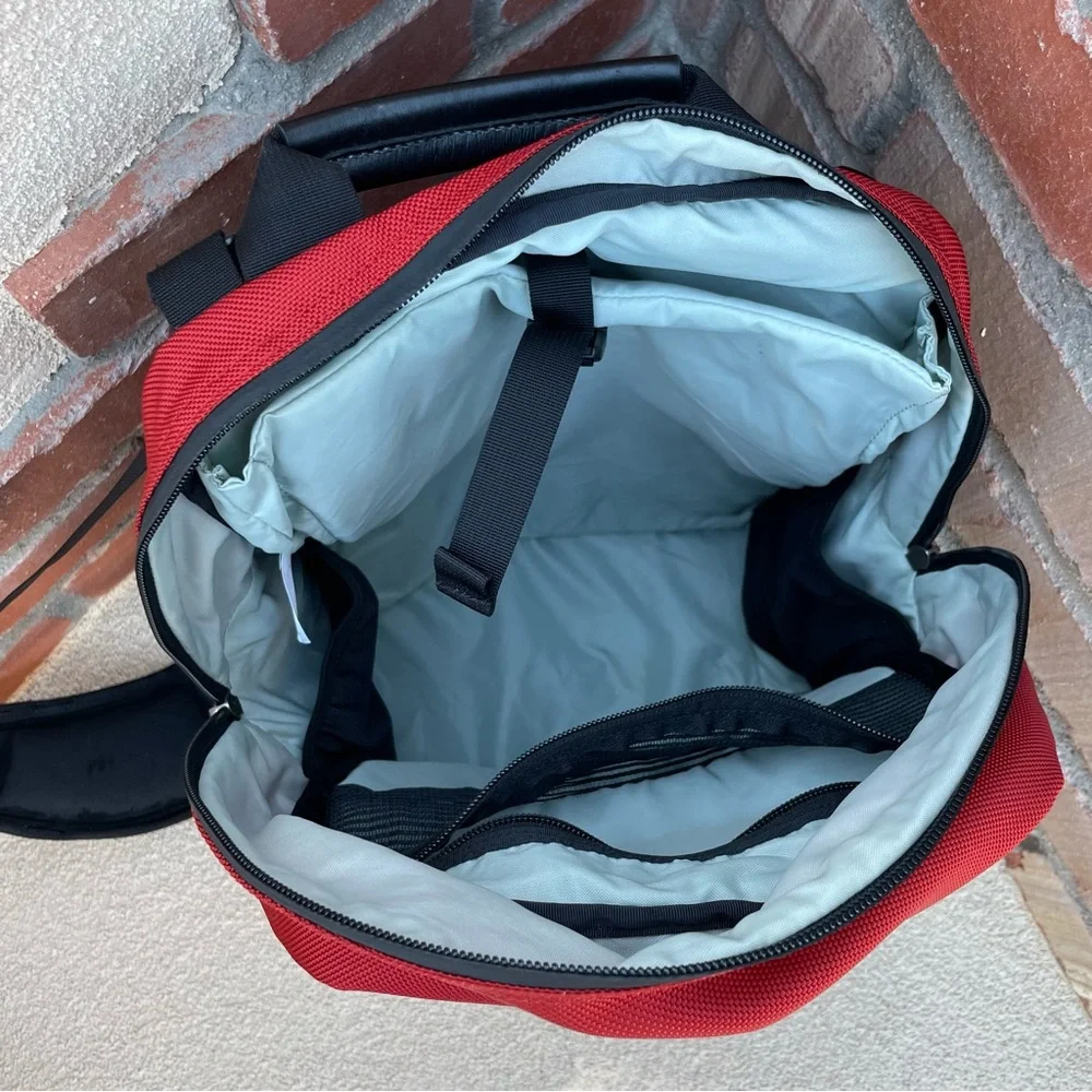 RARE Patagonia 2004, laptop, commuter, travel, nylon shoulder bag in Red/Blk
